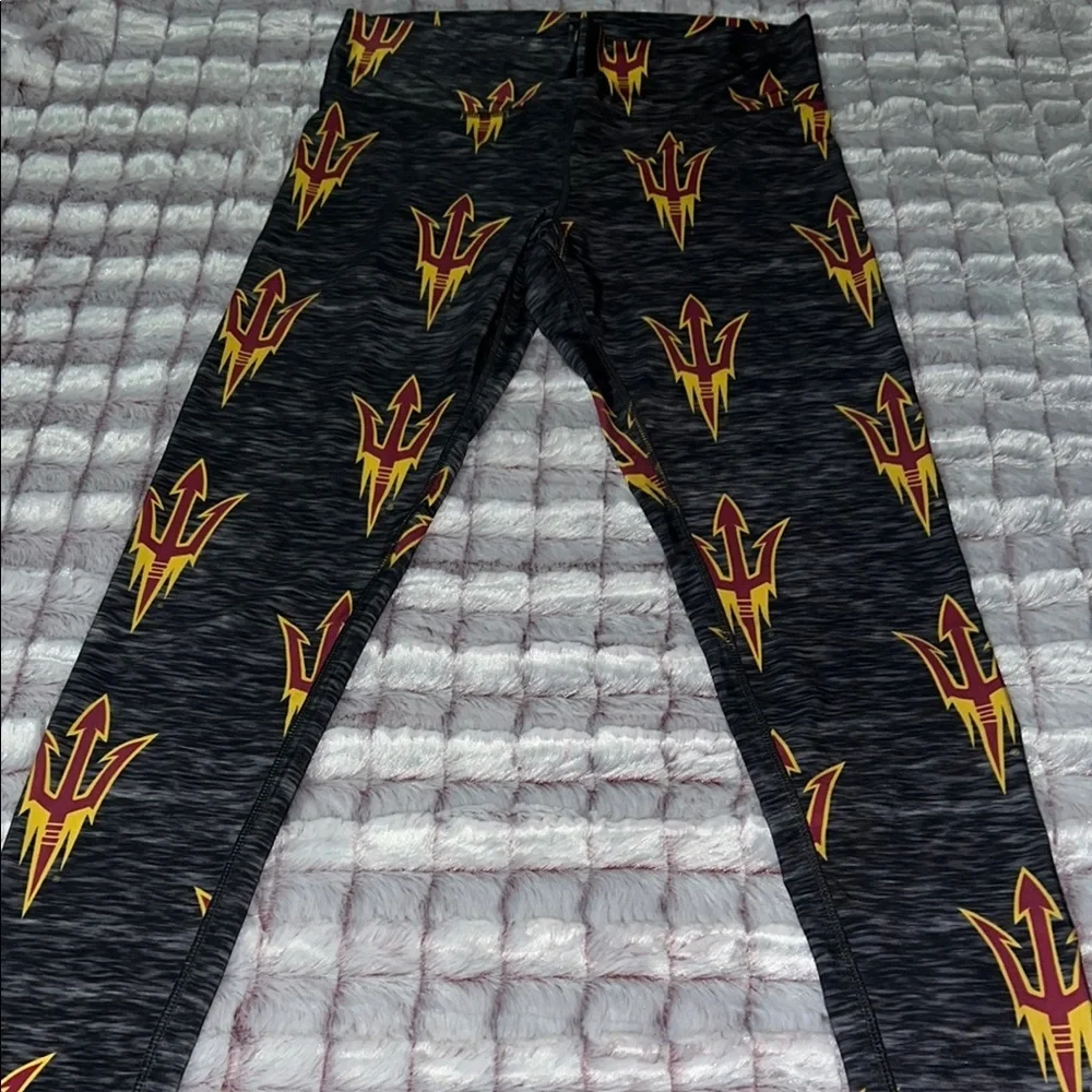Vibrant Black and Yellow‎ Patterned Leggings